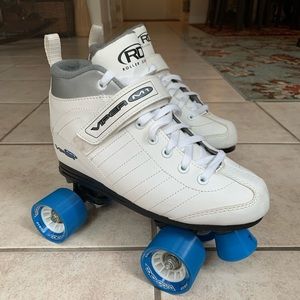 Women’s Roller Skates!  Size 7  Like New!